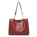 Große weinrote gewebte Shopper-Tasche mit silbernen Kettenriemen und hochwertigem PU - Rot