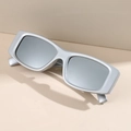 Lunettes de soleil rectangulaires argentées avec finition mate futuriste pour femme - Standard / Standard (incl. 13% TVA) monture argentée et verres miroirs argentés