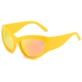 Y2K leuchtend gelbe Cat-Eye-Radbrille mit übergroßen, orangefarbenen verspiegelten Gläsern - Normal / Standard (inkl. 13 % MwSt.) Gelbes Gestell & Rote Gläser