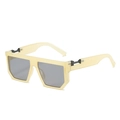 Occhiali da sole quadrati oversize con montatura giallo crema e lenti grigio scuro - Montatura Gialla Lenti Grigie