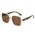 Lunettes de soleil carrées beiges avec perles et détails floraux sur les branches - Monture Blanc Cassé / Verres Thé