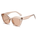 Occhiali da sole cat-eye alla moda con montatura trasparente marrone e borchie - Regolare / Montatura Champagne Lenti Tè Chiaro