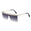 Occhiali da sole sfumati viola oversize con strass superiori e stanghette dorate - Grigio Sfumato