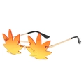 Lunettes de soleil en forme de feuille avec verres dégradés orange et monture dorée - Standard / Monture Dorée Verre Dégradé Orange Jaune
