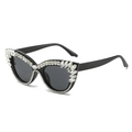 Lunettes de soleil œil de chat de luxe avec cristaux et verres gris foncé - Plein Strass Blanc