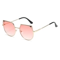 Cat eye sunglasses with pink gradient lenses and gold irregular metal frames - Regular / Gold Frame Gradient Pink Lens