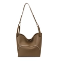 Braune Shopper-Tasche aus genarbtem Leder mit weißen Kontrastnähten und Tragegriff - Grau
