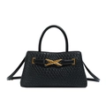 Minimalistische schwarze Flecht-Handtasche mit goldener X-Schnalle und oberem Tragegriff - Schwarz