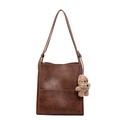 Borsa tote retrò marrone scuro in pelle con un simpatico ciondolo a forma di cane - Marrone con Ciondolo