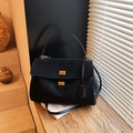 Sac à main spacieux en daim noir avec fermoir doré et bandoulière pour femme - Noir