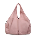 Bolso tote de nailon rosa con diseño plisado y bolsillos laterales amplios para uso diario - Rosa