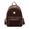 Retro-Rucksack mit Leopardenmuster, Samt-Finish und Golddetails auf weißem Grund - Braun