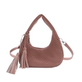 Borsa hobo rosa antico con trama a pieghe, nappe laterali e tracolla regolabile - Rosa