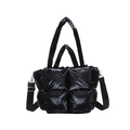 Borsa a mano trapuntata nera lucida con manici imbottiti e tracolla regolabile - Nero