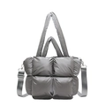 Sac fourre-tout matelassé gris foncé avec poignées rembourrées et bandoulière - Gris