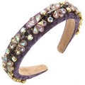 Dettaglio di cerchietto barocco con strass floreali viola e ricami di cristalli lucidi - Viola