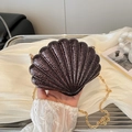 Mini sac à main en acrylique en forme de coquillage avec paillettes et chaîne dorée - Noir