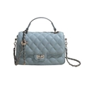 Borsa a tracolla in pelle trapuntata celeste con manico in metallo e catena - Blu
