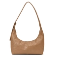 Borsa hobo marrone con rilievo coccodrillo e tracolla regolabile con fibbia argentata - Cachi (Senza Ciondolo)