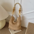Boho Häkel-Hobo-Tasche in Beige mit markanten gelben Holzperlen an den Schultergurten - Klein / Khaki