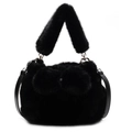 Schwarze Plüsch-Beuteltasche aus Kunstfell mit Pompon-Detail und Leder-Schultergurt - Schwarz