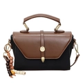 Borsa vintage marrone e nera a contrasto con ciondolo in legno e tracolla regolabile - Nero (con pendente)