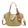 Borsa tote in paglia verde con manici in pelle marrone e dettaglio sciarpa di seta - Verde