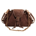 Bolso saco de ante marrón con cadena dorada y detalle de hebilla retro - Marrón