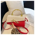 Borsa a tracolla in pelle rossa e tessuto beige con manico in metallo dorato e catena - Rosso