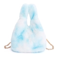 Borsa a mano in peluche tie-dye blu e bianco con tracolla a catena dorata - Blu