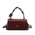 Elegante bolso de hombro burdeos con asa anudada y cierre giratorio de metal dorado - Rojo