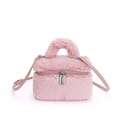 Mini borsa rosa in peluche con texture lana d'agnello e tracolla in pelle regolabile - Rosa Chiaro (Senza Ciondolo)