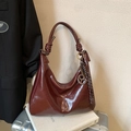 Sac hobo rétro en cuir ciré bordeaux avec bandoulière à nœud et détails métalliques - Rouge Vin Sans Pendentif