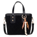 Elegante borsa a secchiello trapuntata nera con ciondolo di perline e tracolla rimovibile - senza ciondolo / Nero