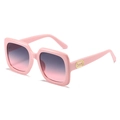 Lunettes de soleil carrées roses surdimensionnées avec verres dégradés et détails dorés - Standard / Monture Rose Verres Rose Gris