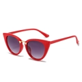 Occhiali da sole cat-eye con montatura rossa e lenti viola sfumate e ponte oro - Montatura Rossa Lenti Doppie Grigie