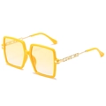 Lunettes de soleil carrées oversize avec monture jaune et branches dorées Love Me - Monture Orange Dégradé Jaune