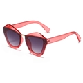 Occhiali da sole cat-eye oversize rosso trasparente con lenti grigie sfumate - Montatura Rosa Lenti Sfumate Grigie