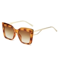 Retro oversized cat eye sunglasses with tortoiseshell frame and golden metal temples - Yellow Tortoise Frame Gradient Tea Lens