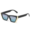 Occhiali da sole cat-eye neri con triangoli dorati e lenti sfumate blu-viola - Montatura Nera Lente Blu Verde