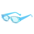 Lunettes de soleil ovales bleu ciel étincelantes avec strass et branches rétro - Monture Bleue / Verres Bleus