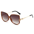 Chic tortoiseshell butterfly sunglasses with brown gradient lenses and gold metal temples - Tea Frame Gradient Tea Lens