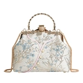 Beigefarbene Cheongsam-Tasche mit blauer Pflaumenblütenstickerei und Perlenknopf - Blau