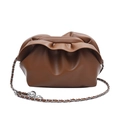 Schicke braune Cloud-Bag aus weichem Leder mit silberner Kette und dekorativer Metallkugel - Braun