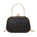 Elegante schwarze gewebte Abendtasche mit goldenem Ringgriff und Kristallverschluss - Schwarz
