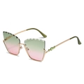 Occhiali da sole cat-eye con lenti sfumate rosa-verde e montatura dorata con strass - Montatura dorata con lenti verdi rosa