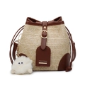 Strohtasche in Beutelform mit dunkelbraunem Lederbesatz und weißem Plüschanhänger für Damen - Cremeweiß (Ohne Anhänger)