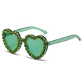 Lunettes de soleil cœur vertes ornées de strass brillants et verres teintés verts - Standard (TVA 13 % incl.) verres verts et strass verts