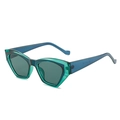 Occhiali da sole cat-eye moderni con montatura sfumata verde acqua traslucida e lenti - Montatura Verde / Lenti Verdi