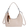 Sac à bandoulière tressé beige en demi-lune avec pampille en perles de bois - Blanc Cassé